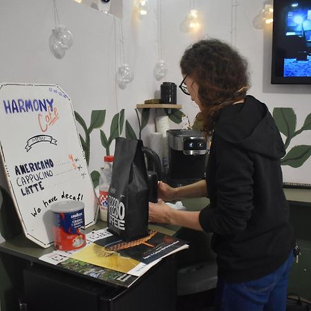 Harmony Backpackers Hostel 바투미 외부 사진