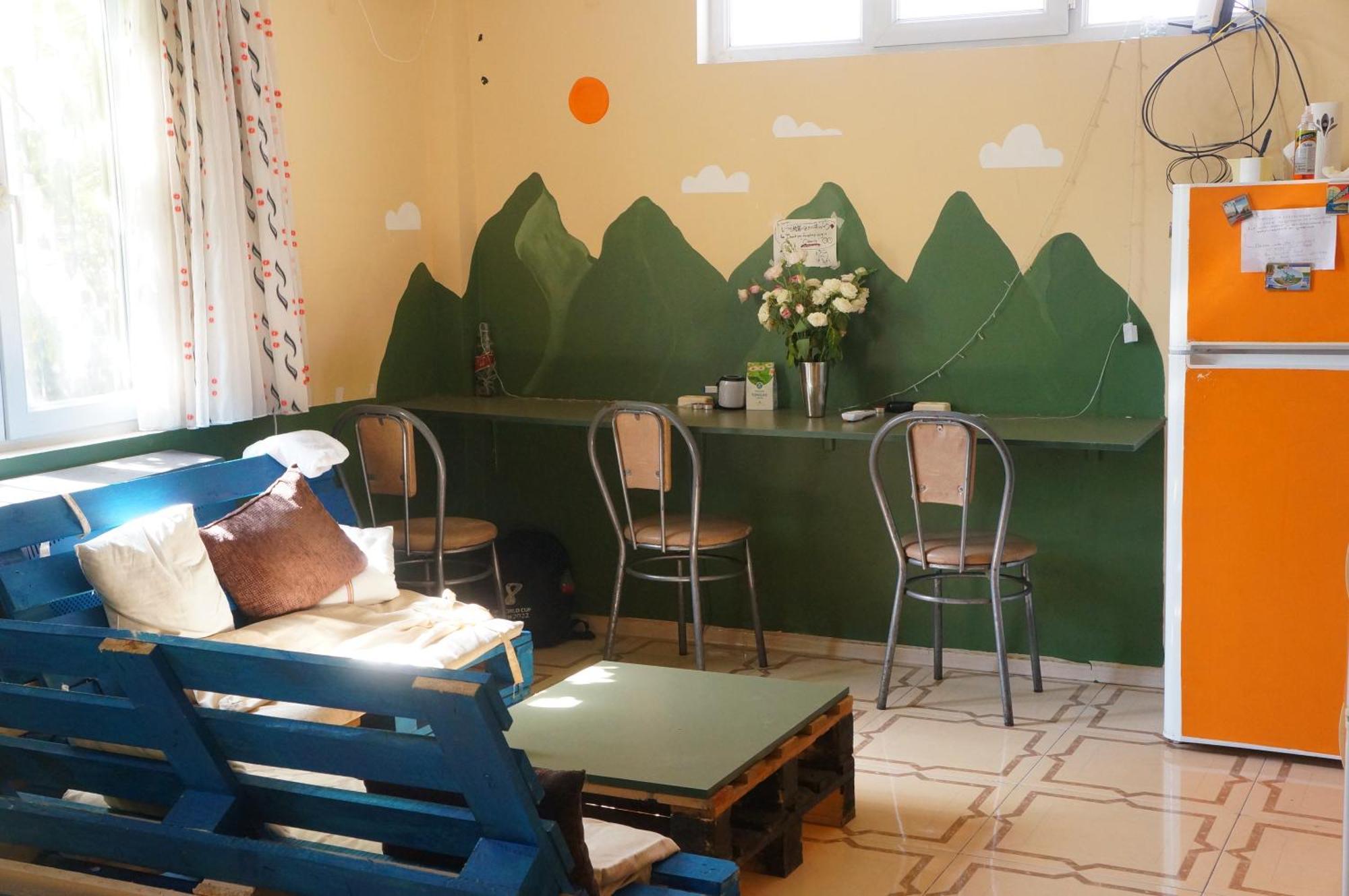 Harmony Backpackers Hostel 바투미 외부 사진
