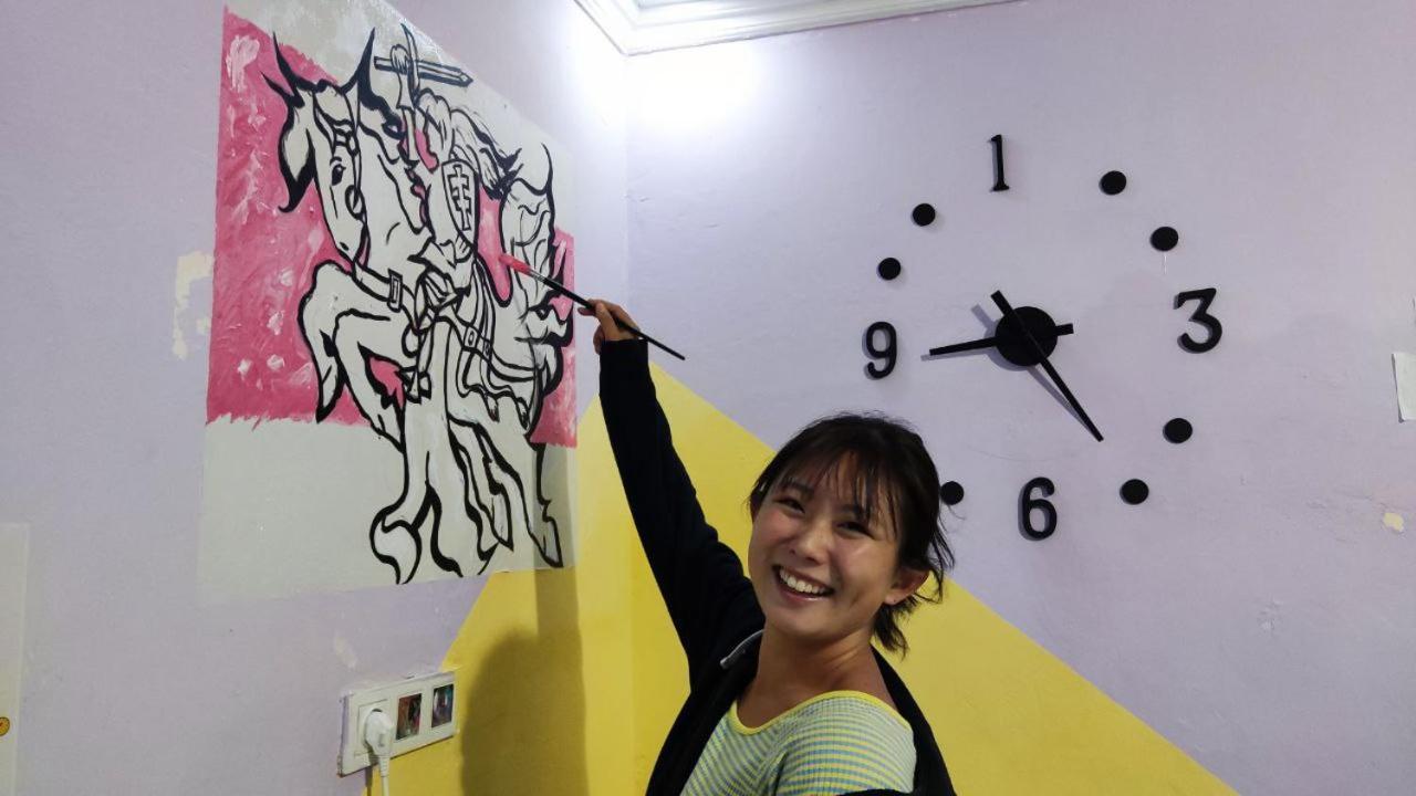 Harmony Backpackers Hostel 바투미 외부 사진